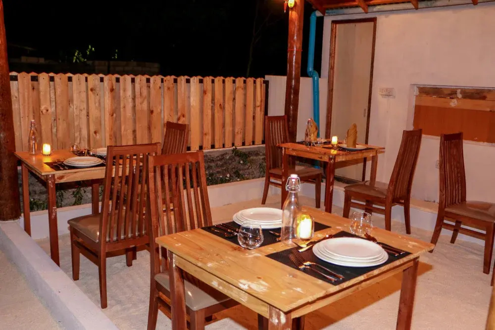 Отель The Castaway Retreat 
