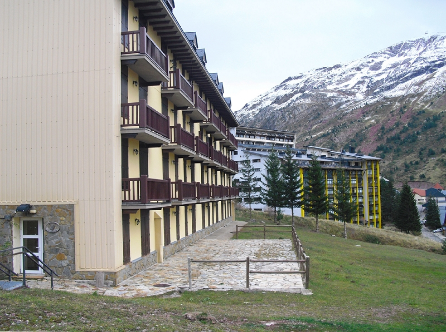 Albergue Candanchu 3000