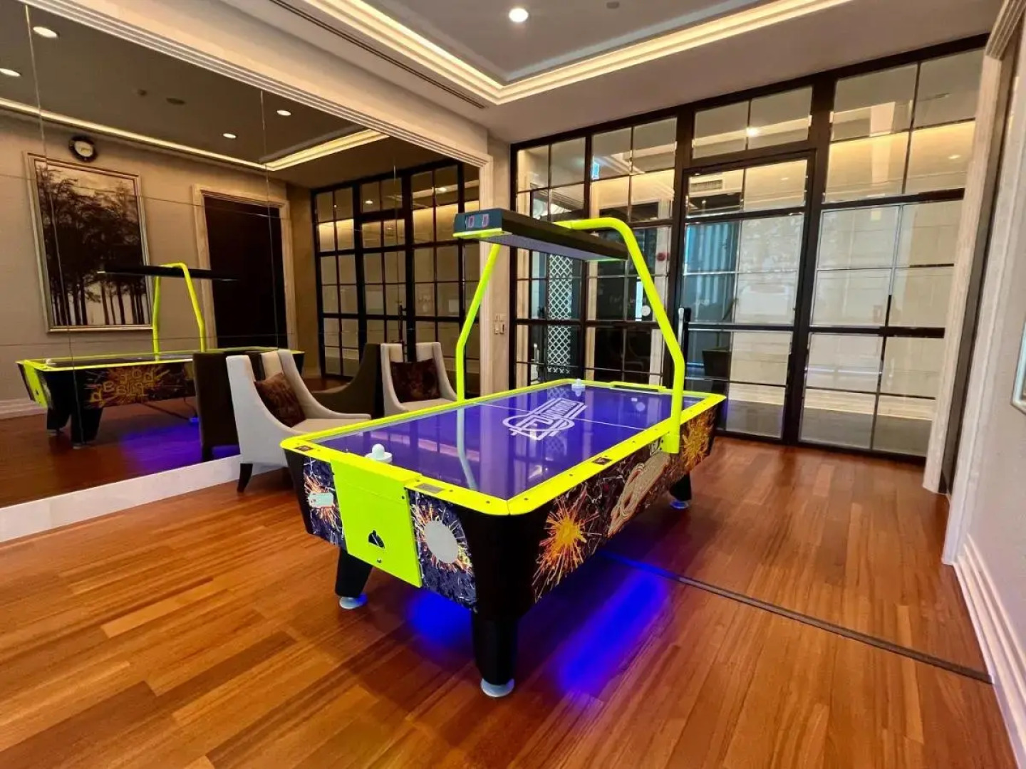 Grande Centre Point Hotel Terminal 21