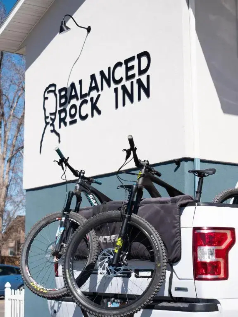 Balanced Rock Motel