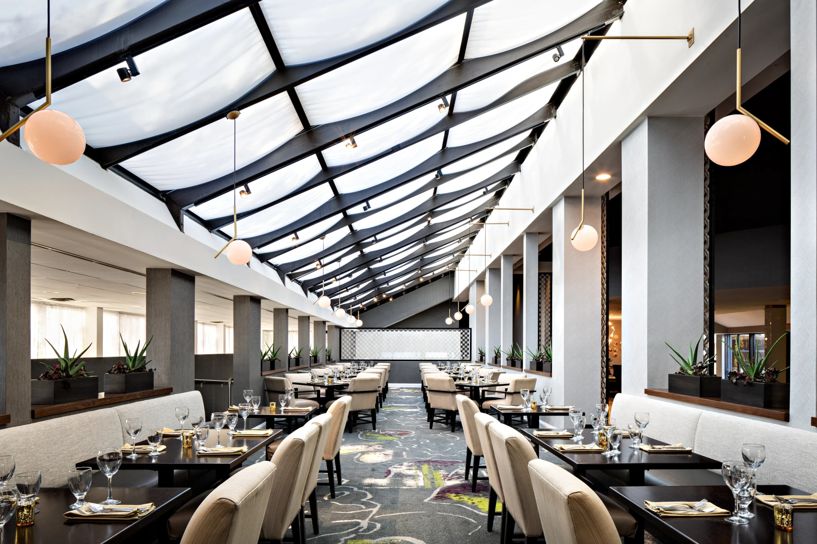 DoubleTree by Hilton Fairfield Hotel & Suites