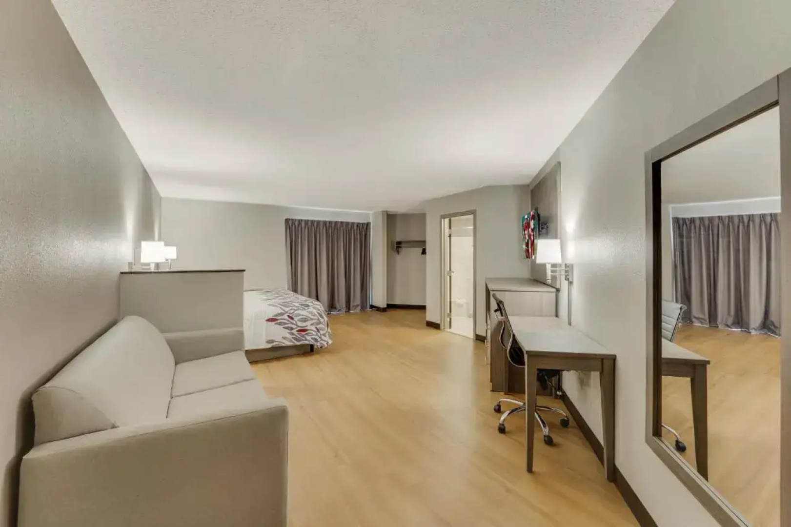 Red Roof Inn & Suites Newport – Middletown, RI