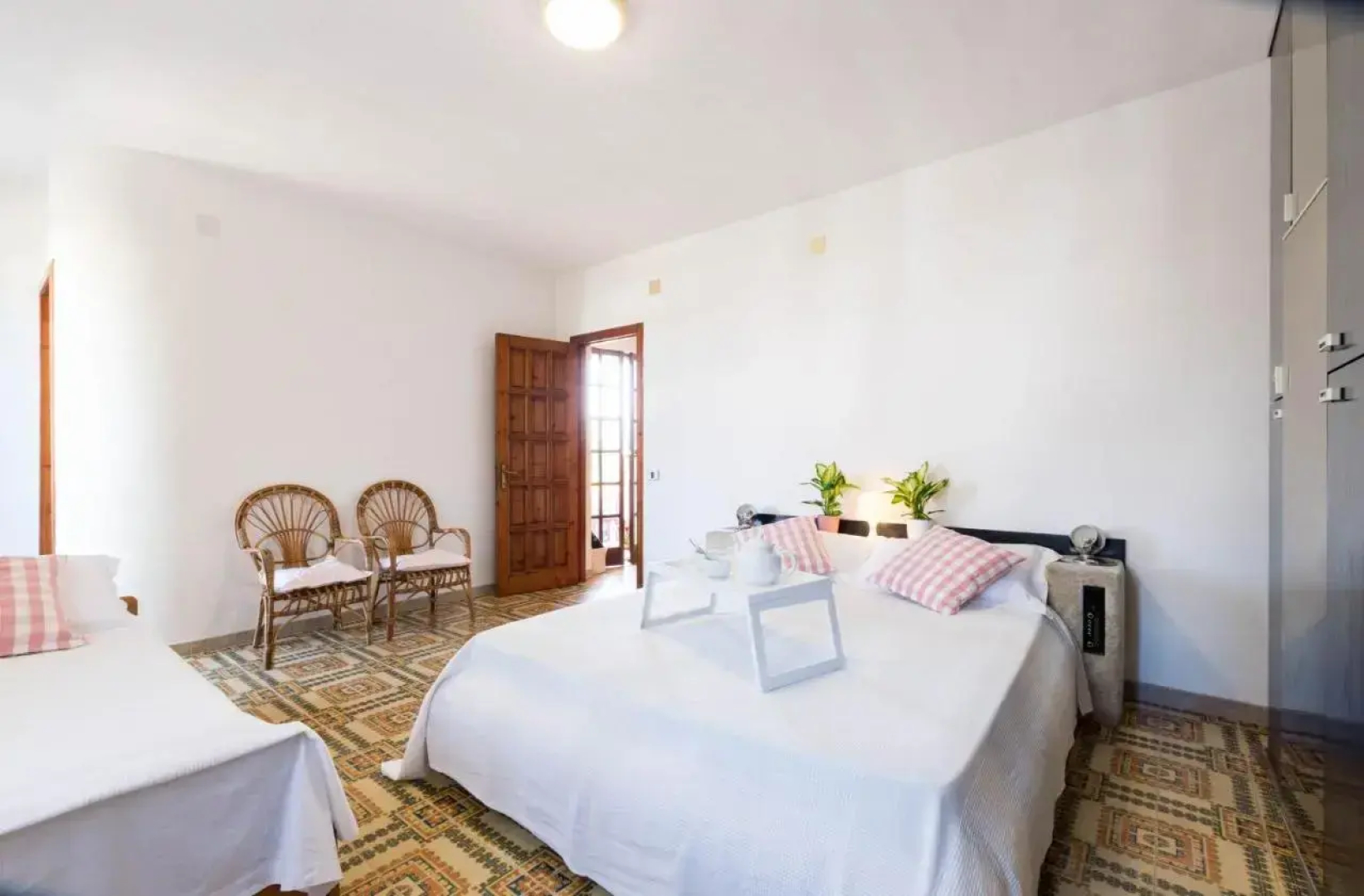 Spazioso Appartamento al Mare con Giardino