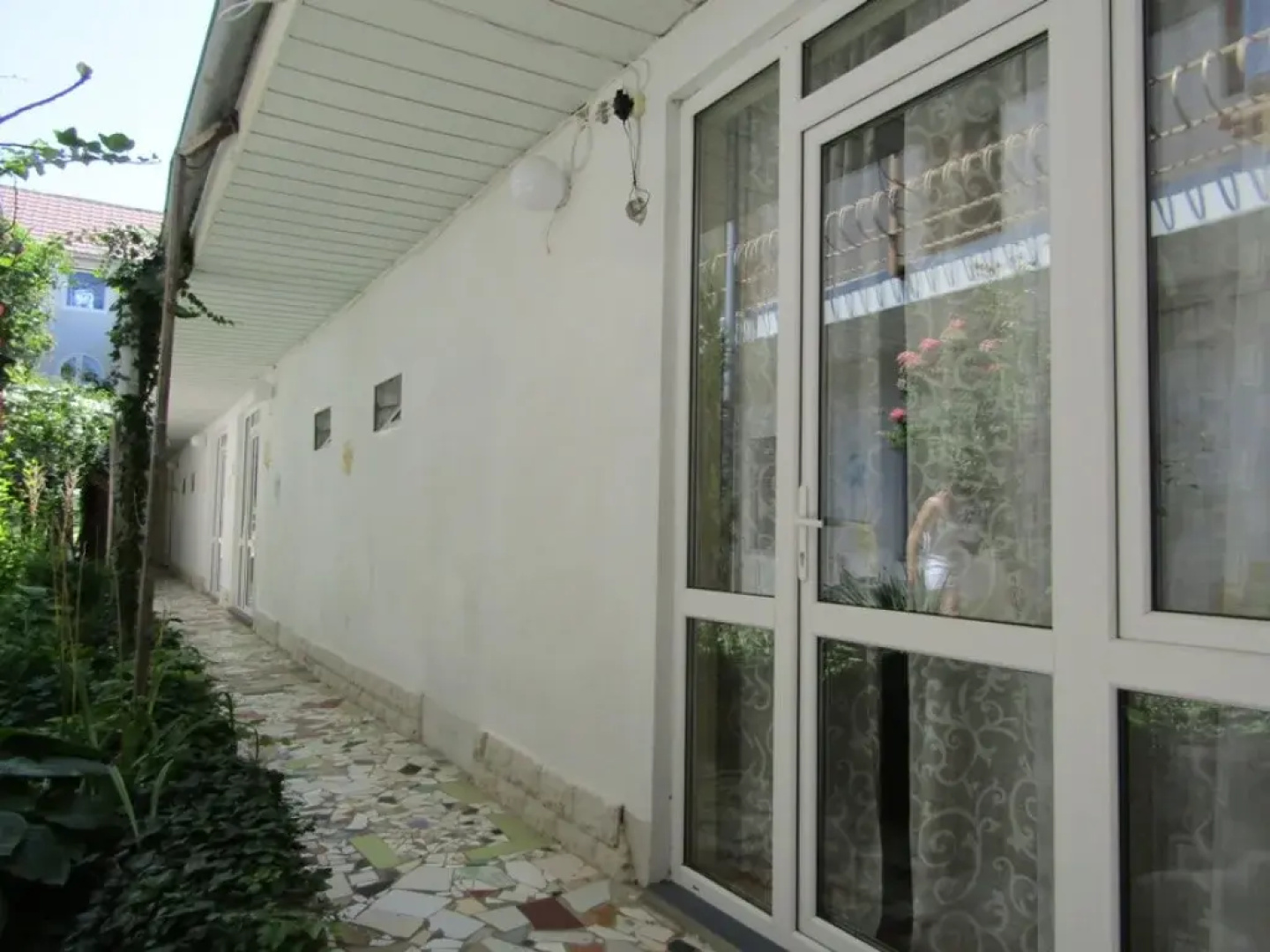 Roza Guest House