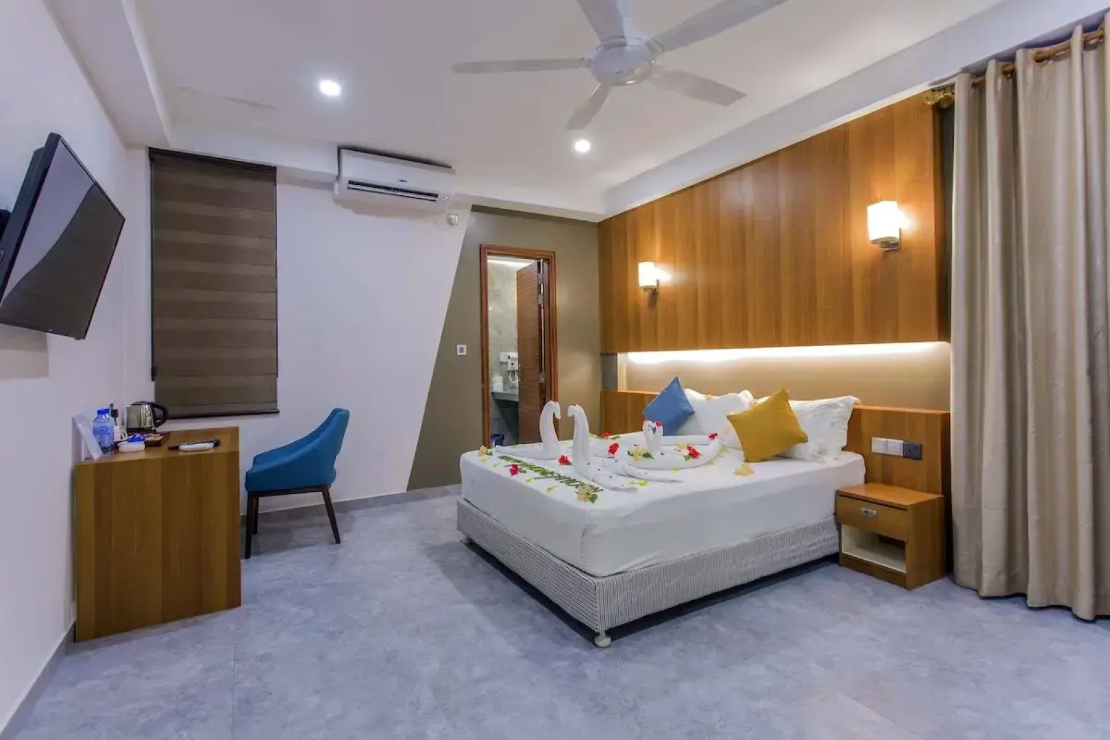 Отель Kuredhi Beach Inn