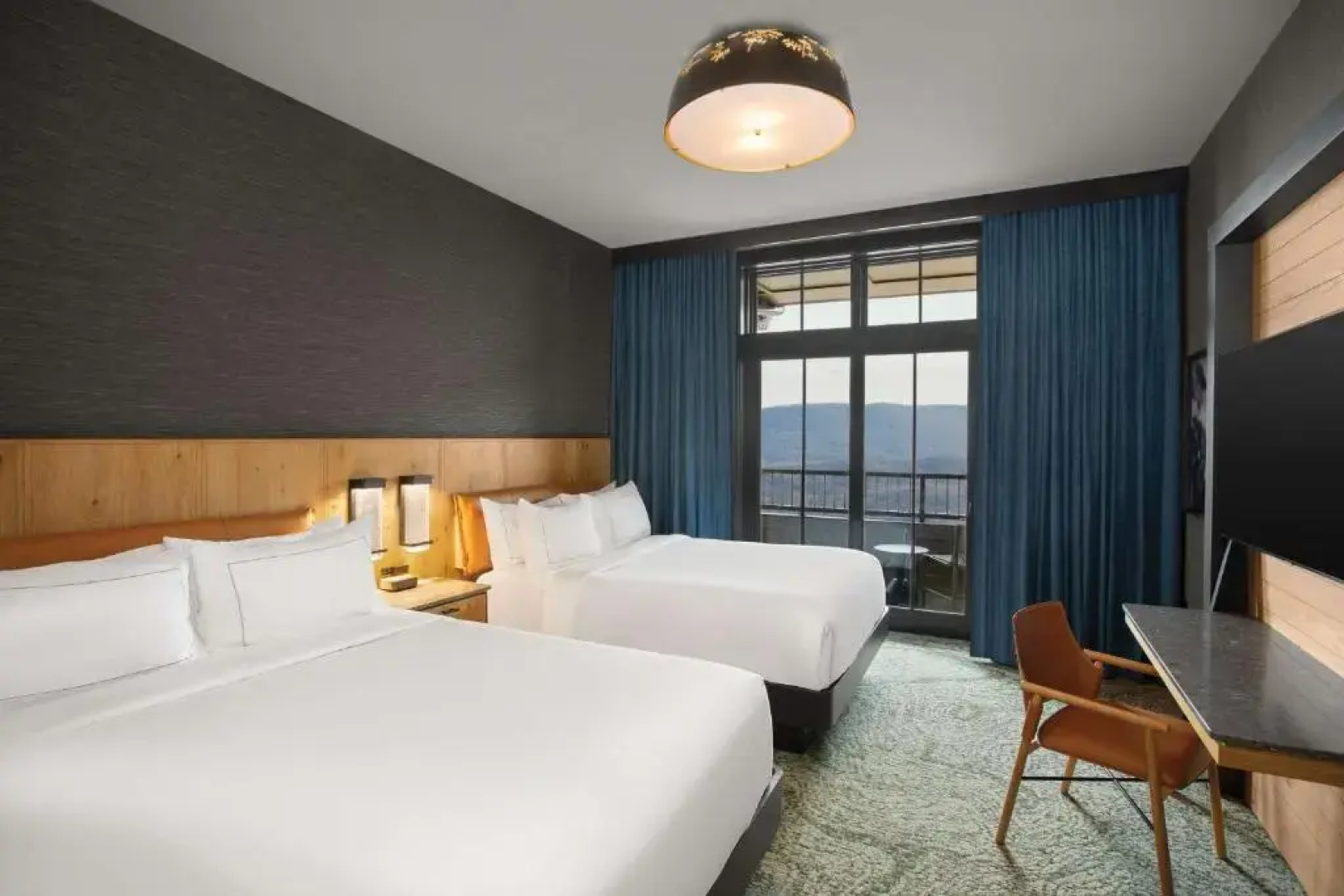Cloudland At McLemore Resort Lookout Mountain, Curio by Hilton