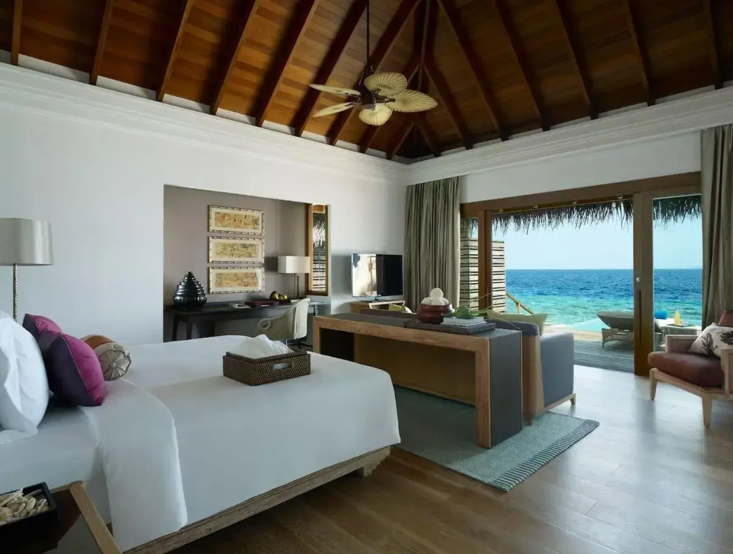 Курорт Dusit Thani Maldives