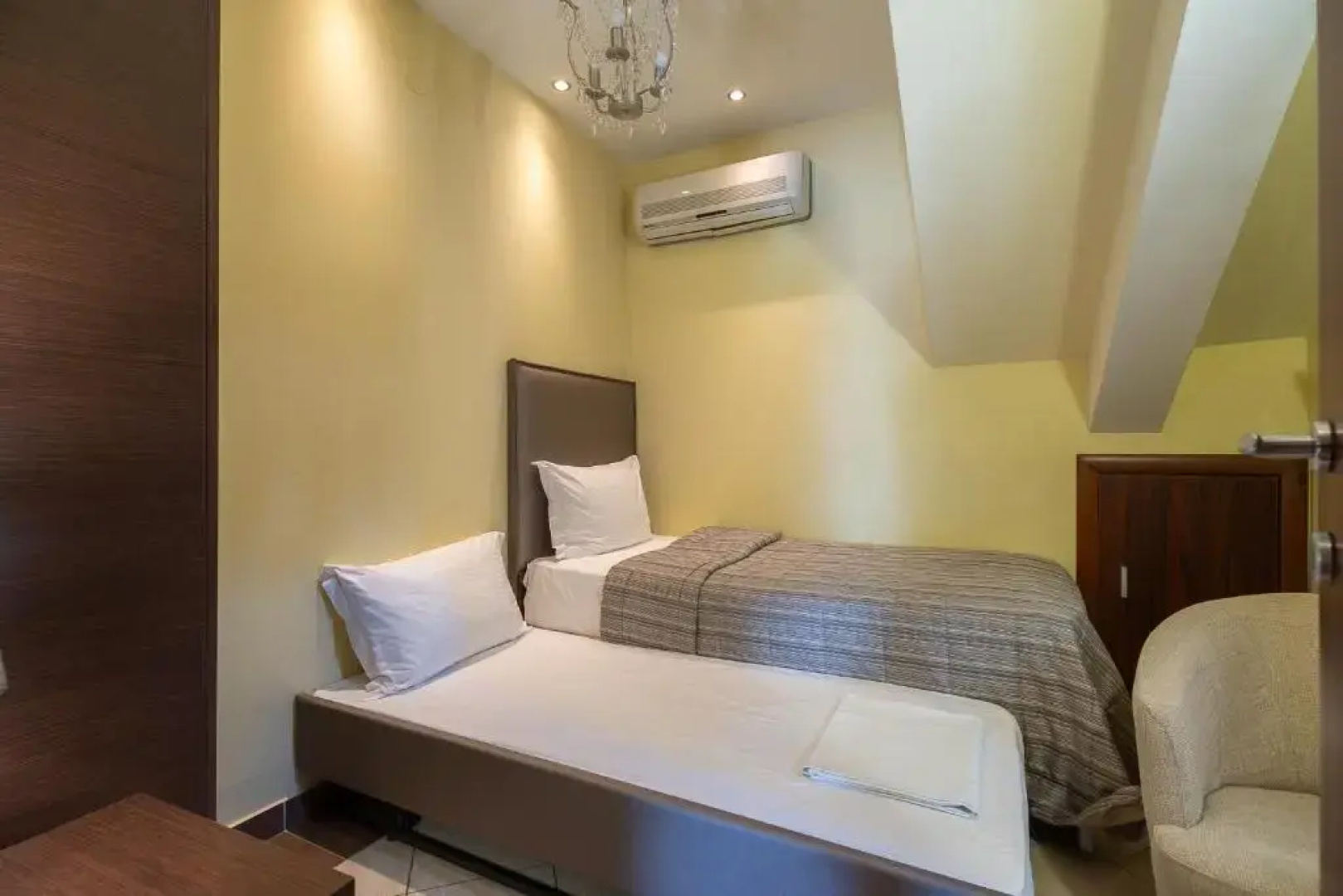 Meliton Inn Hotel & Suites