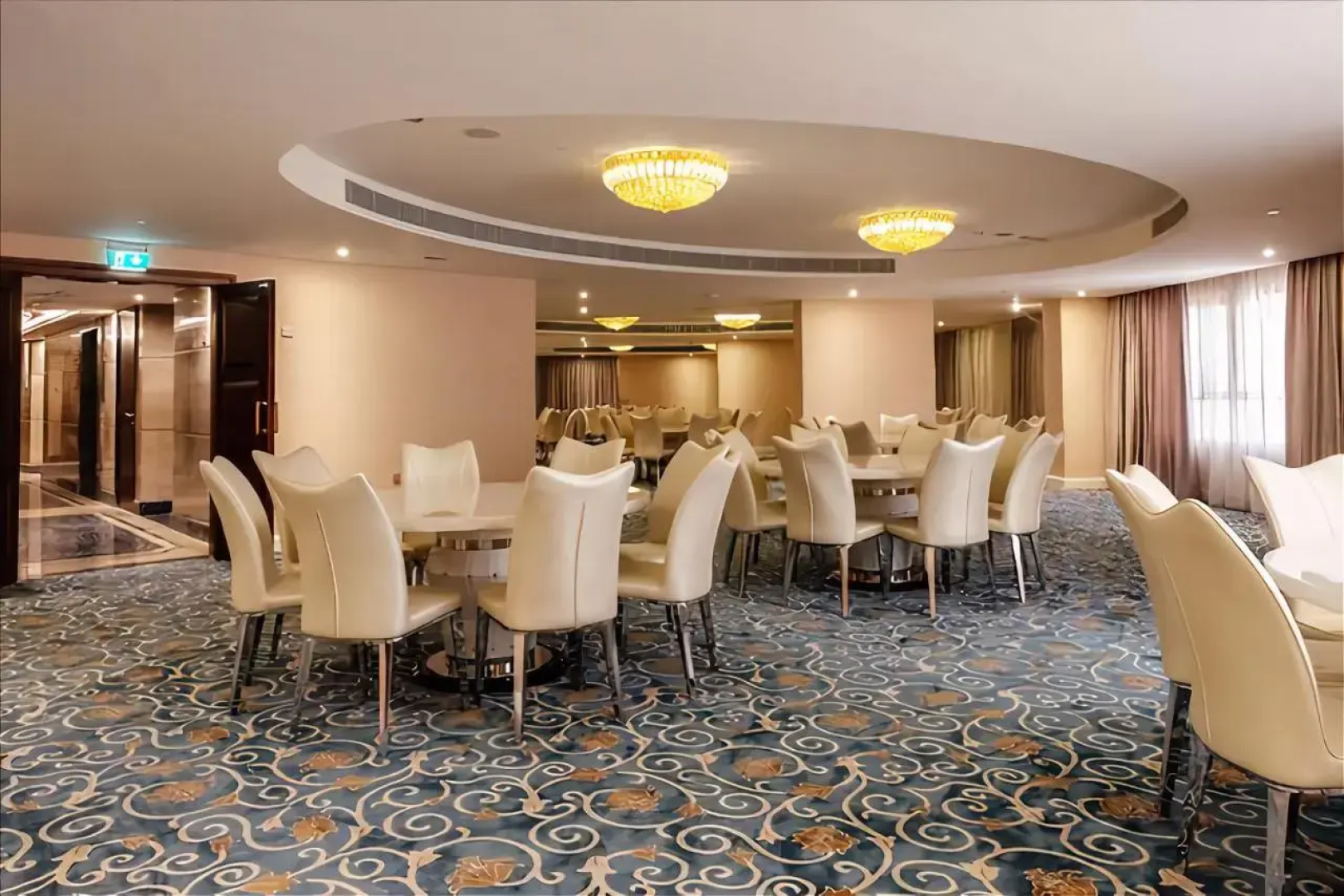 Crystal Plaza Al Majaz Hotel