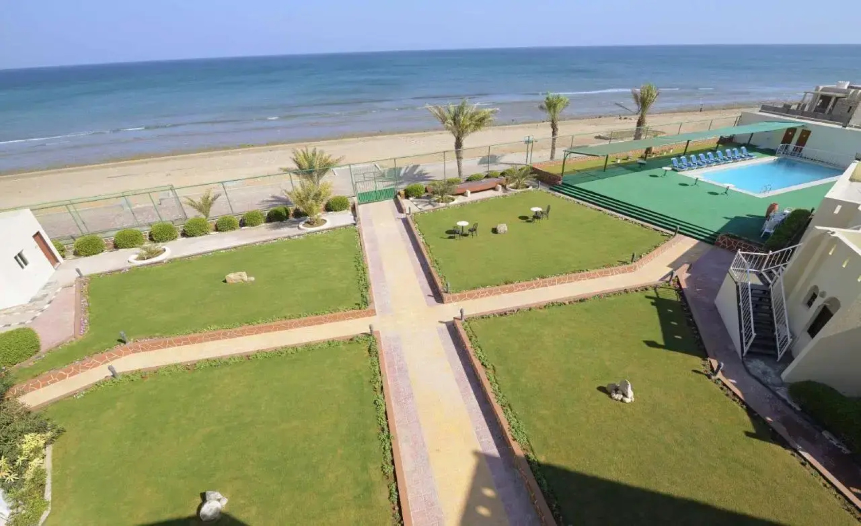 Resort Sur Beach Holiday