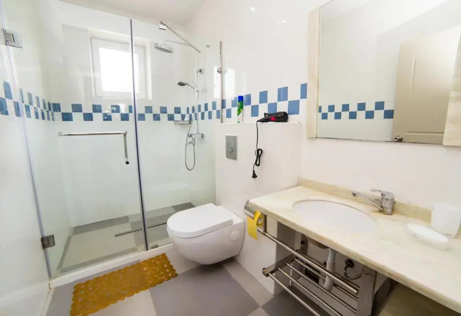Aquarel Hotel