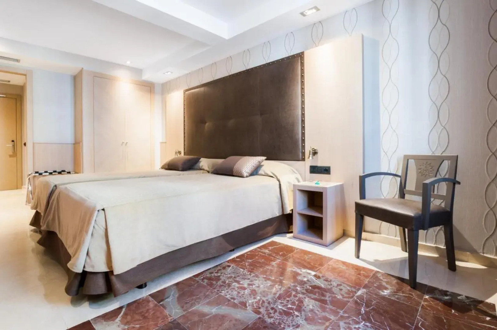 Отель Gran Barcino 