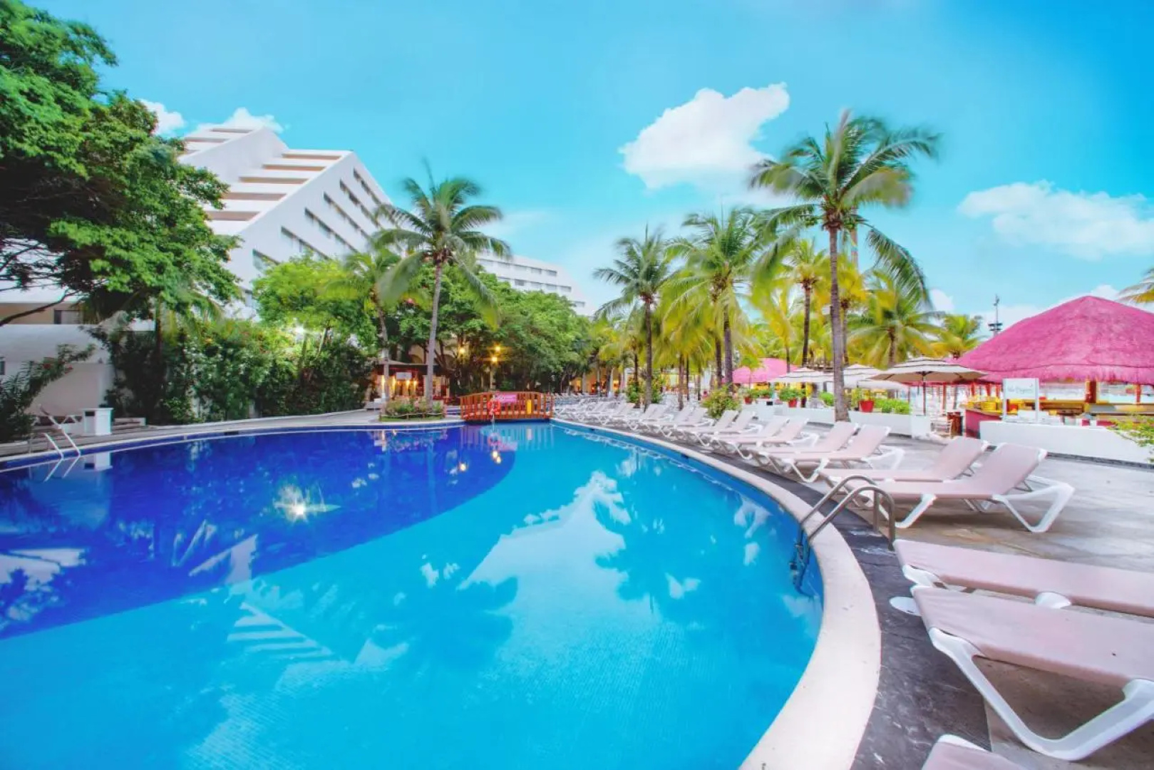 Oasis Palm Hotel