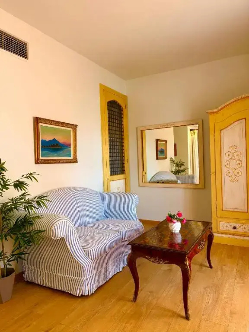 Great Greece Le Convivial Suites