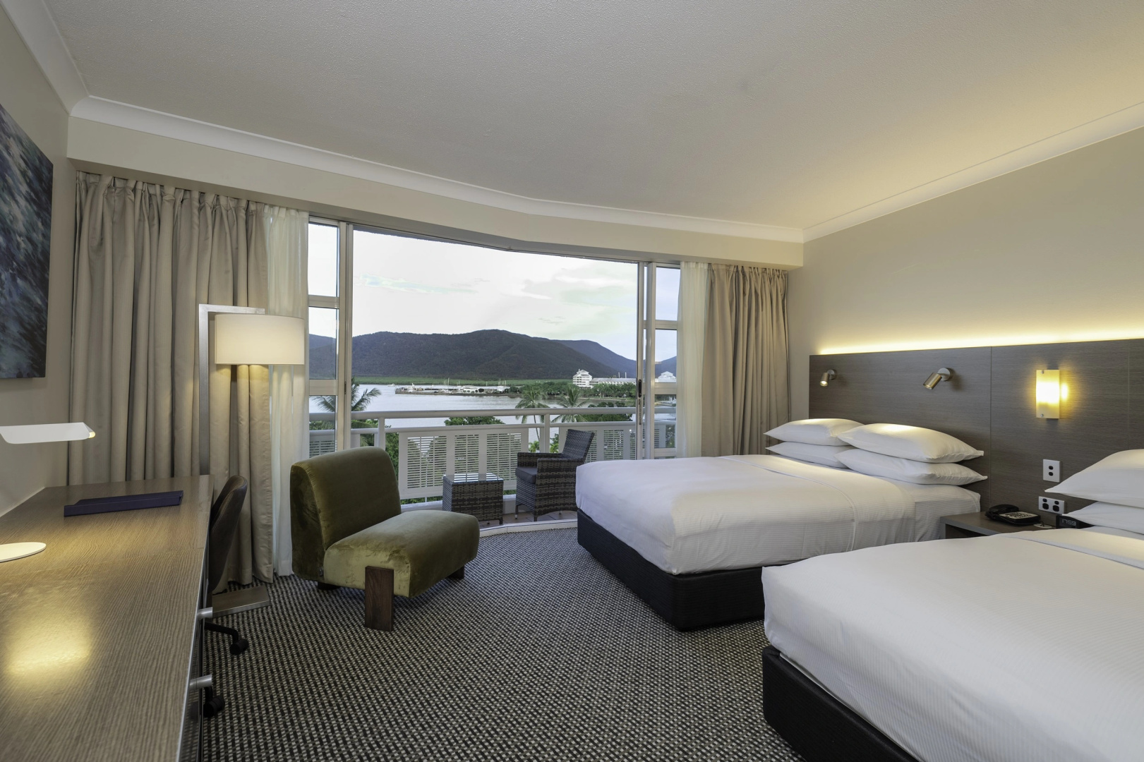 DoubleTree by Hilton Hotel Cairns