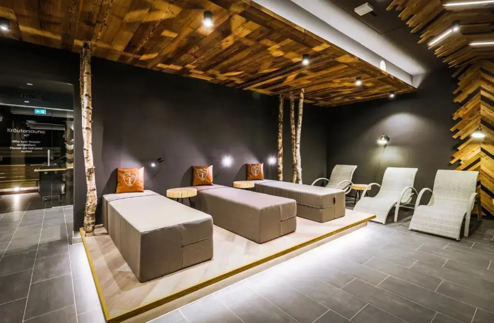 24 by AvenidA - Mountain Hotel