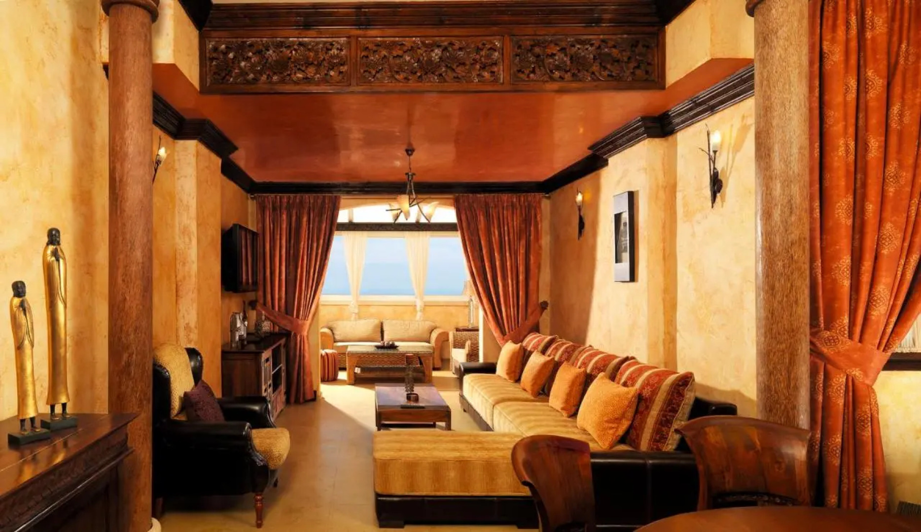 Regency Country Club, Apartments Suites