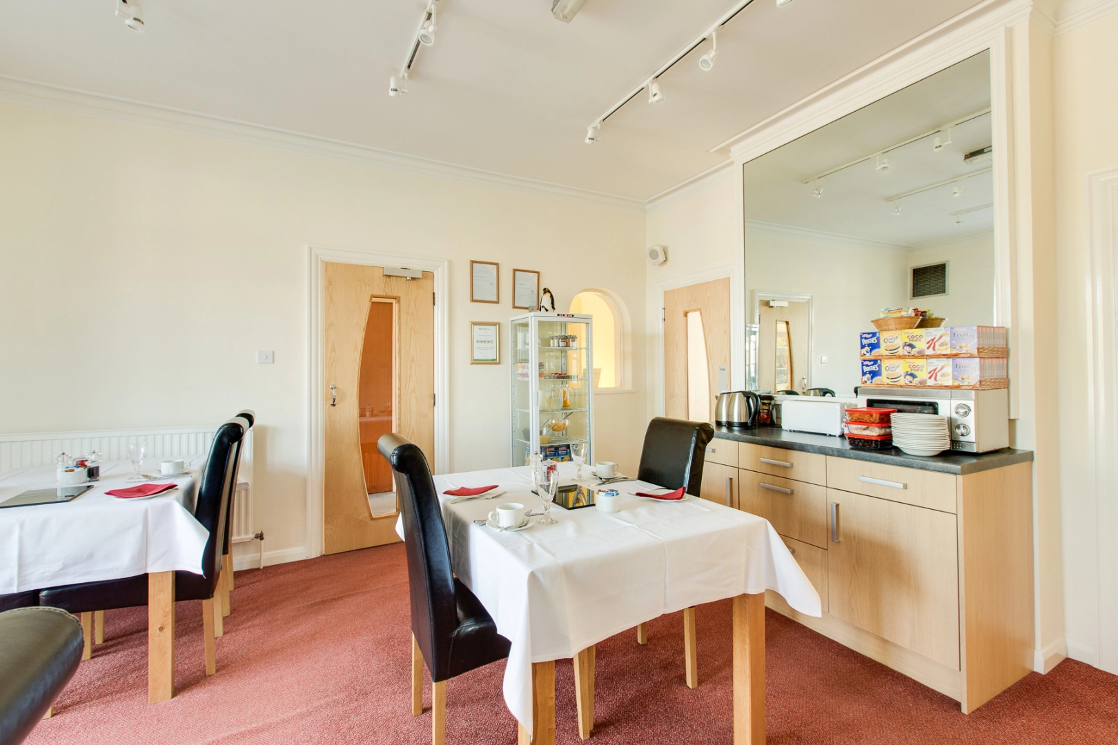 Cumberland House Gatwick B & B