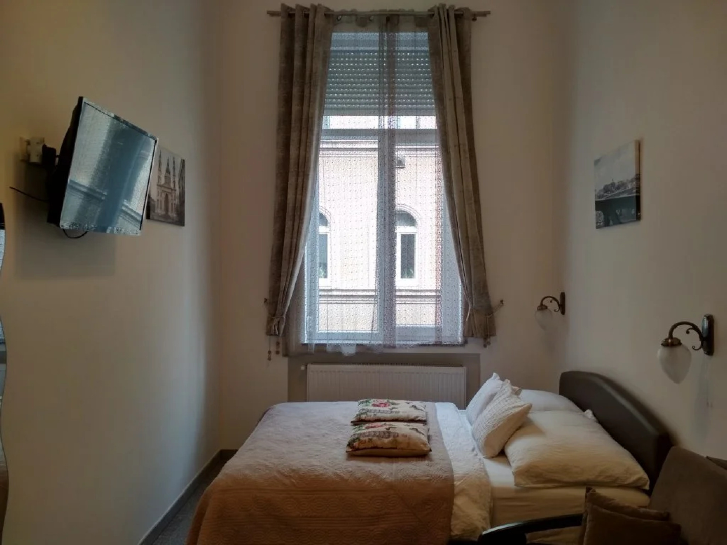 Happy Holiday Lux Apartments