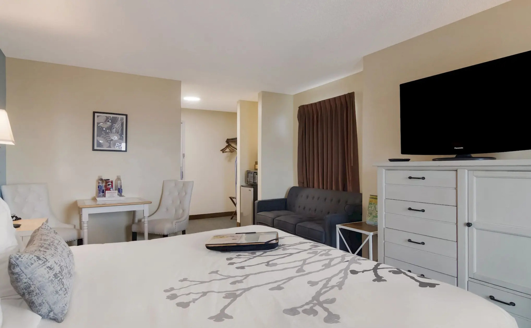 Ocean Sands Beach Boutique Inn - 1 Acre Private Beach