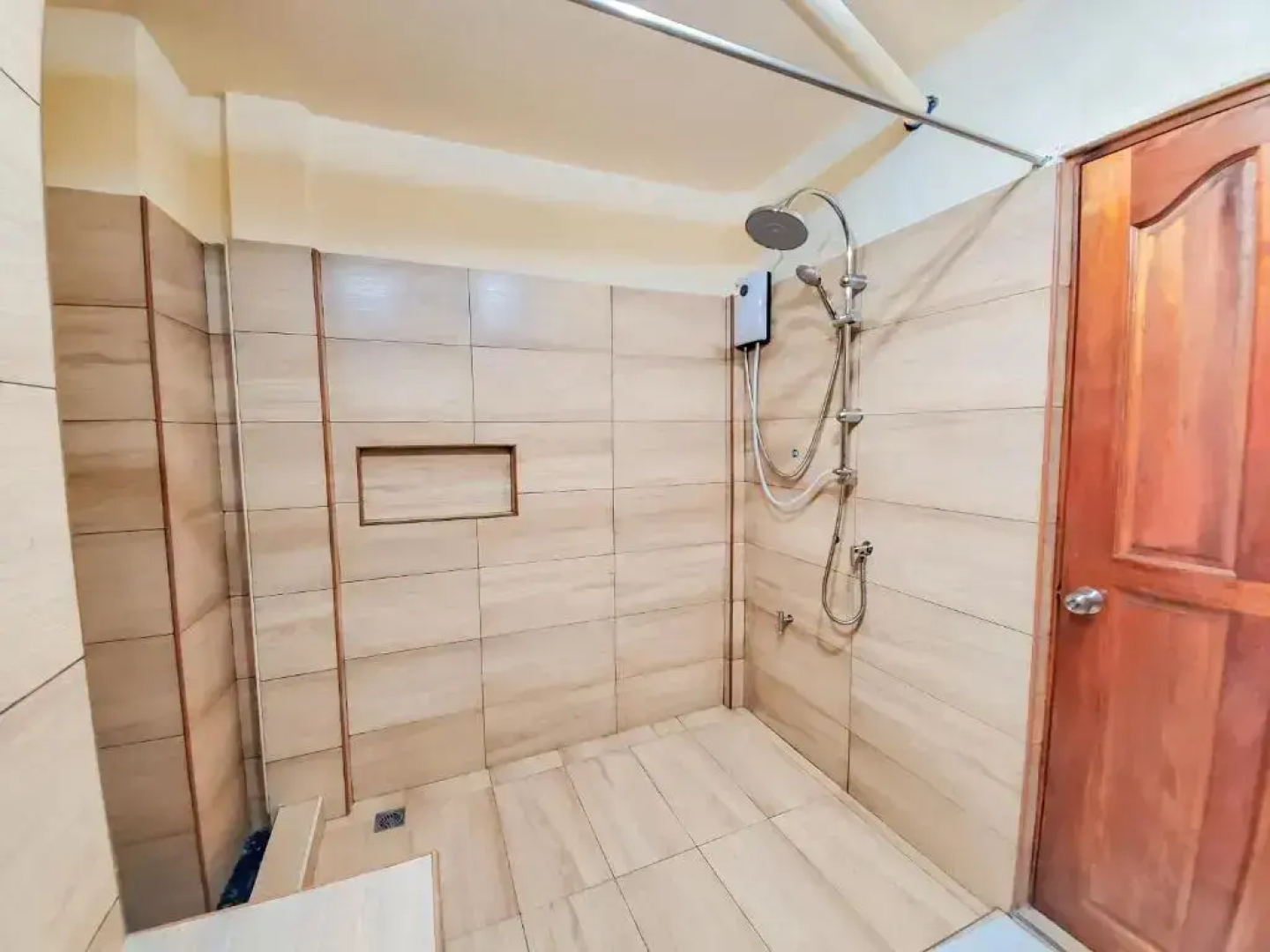 Отель Shoreline Grand