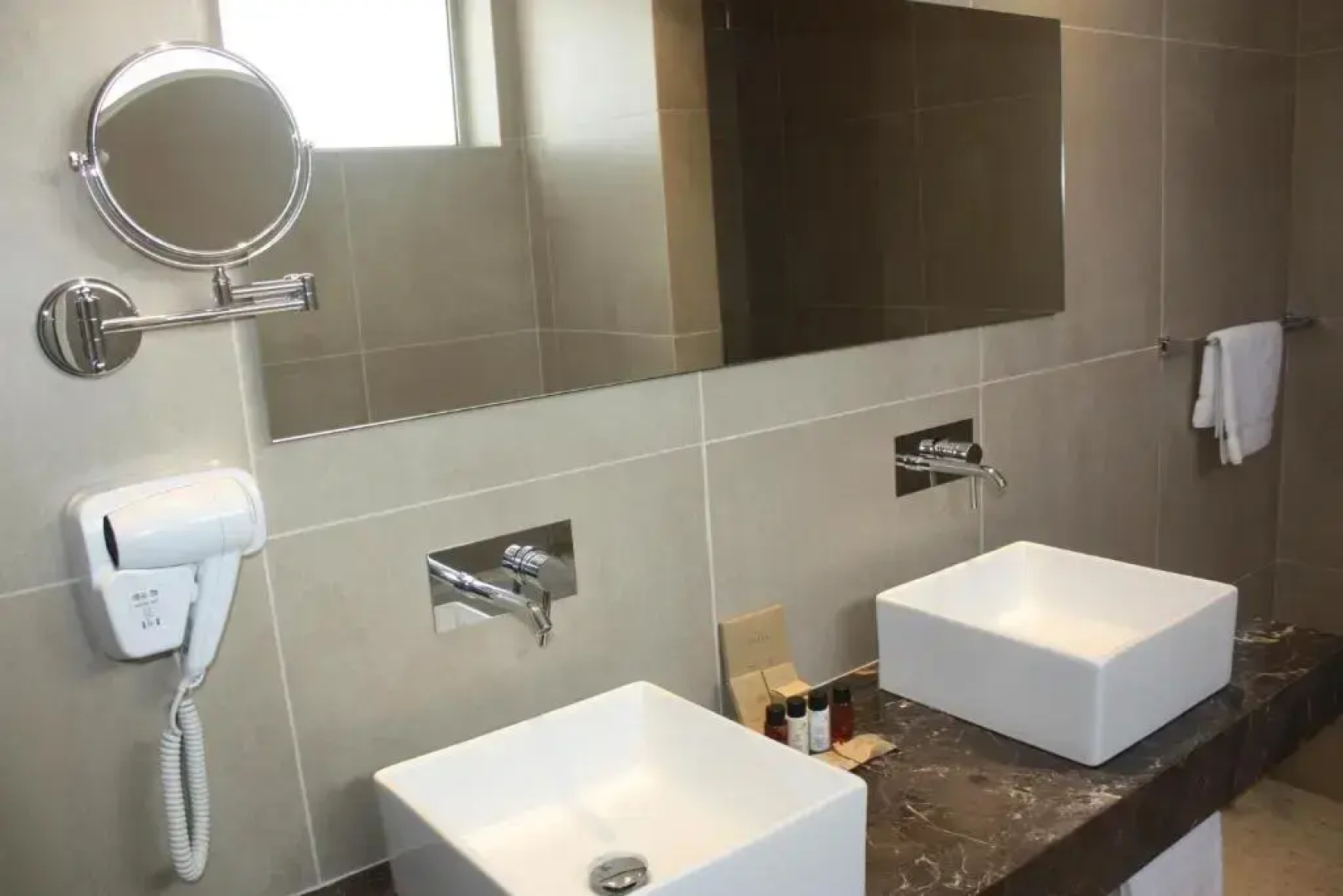 Amphora Hotel & Suites