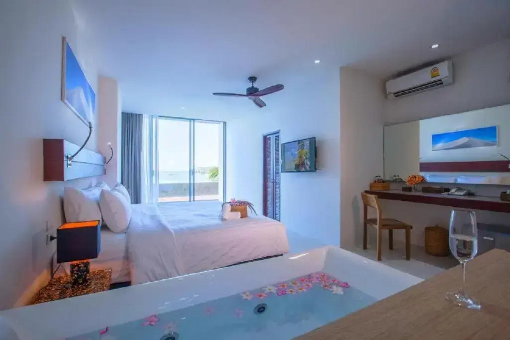 Отель Norn Talay Surin Beach Phuket