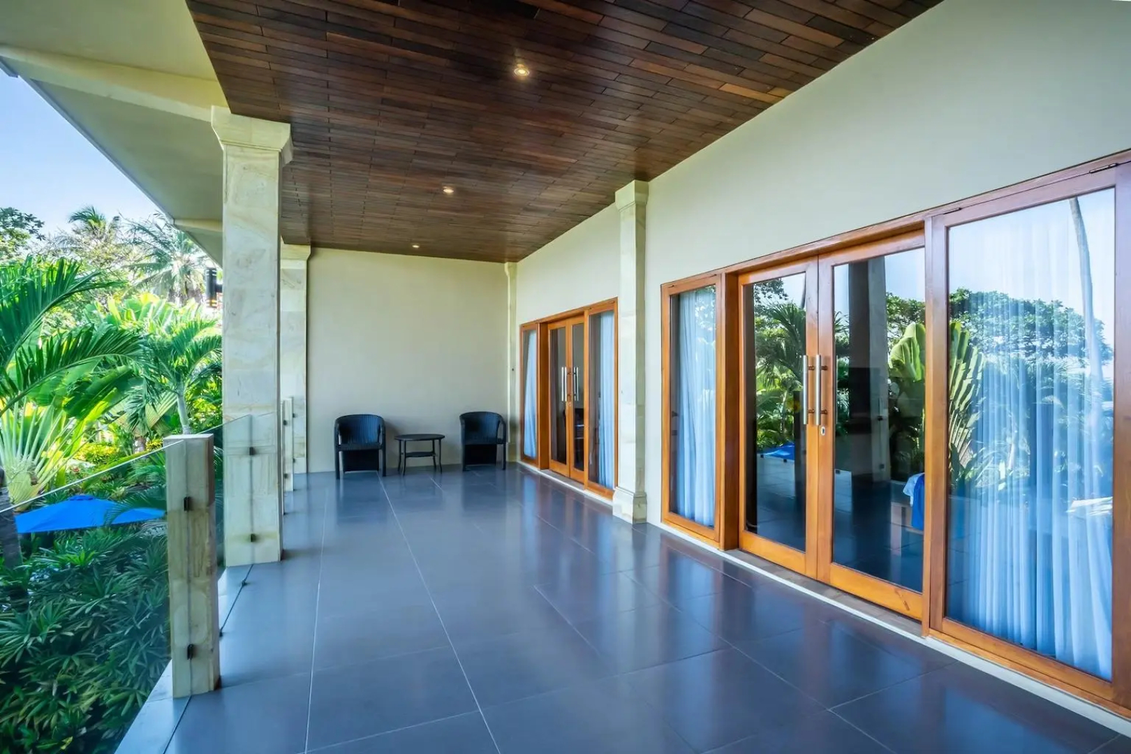 Lovina Beachhouse Villas