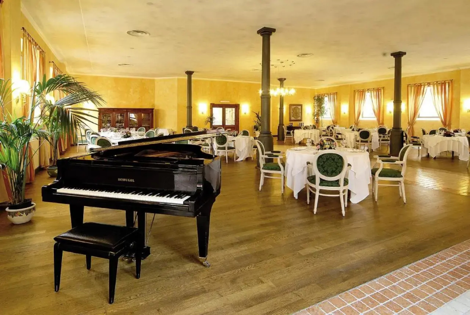 Hotel Candiani