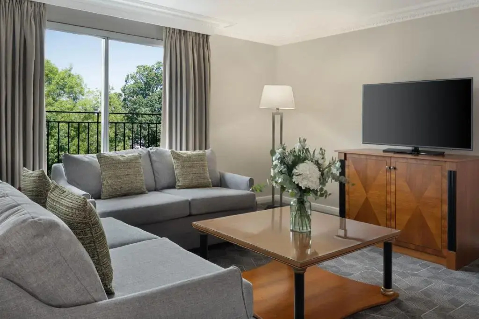 Delta Hotels by Marriott Heathrow Windsor