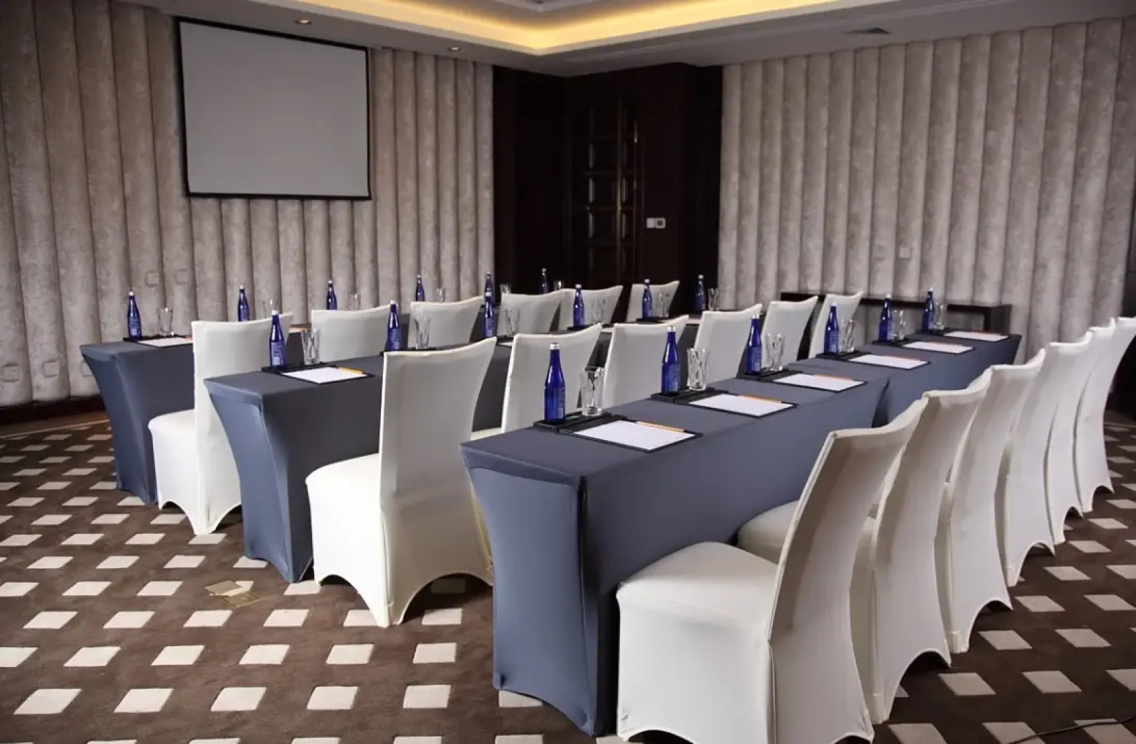 Отель Shanghai Hongqiao Airport Boyue Hotel – AirChina