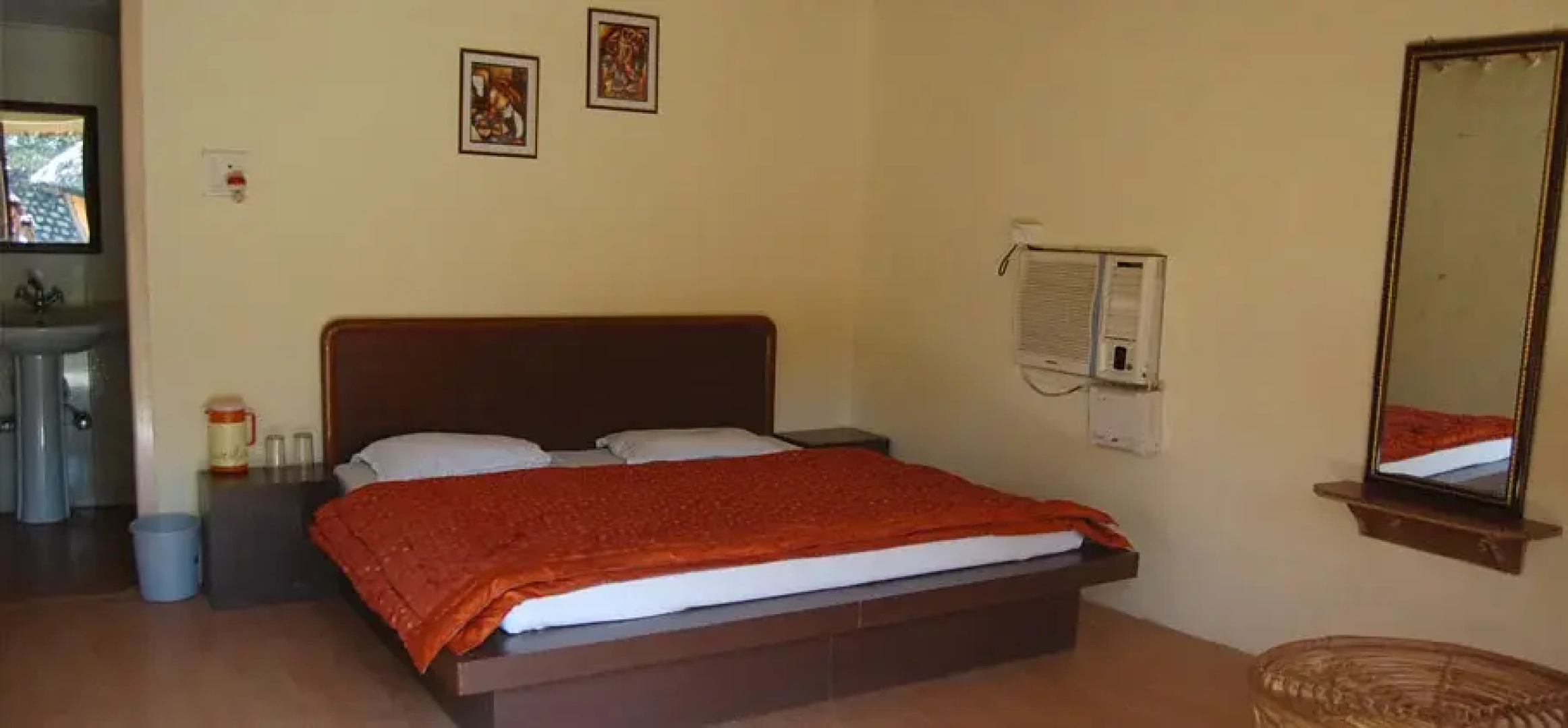 Jungle Paradise Hotel