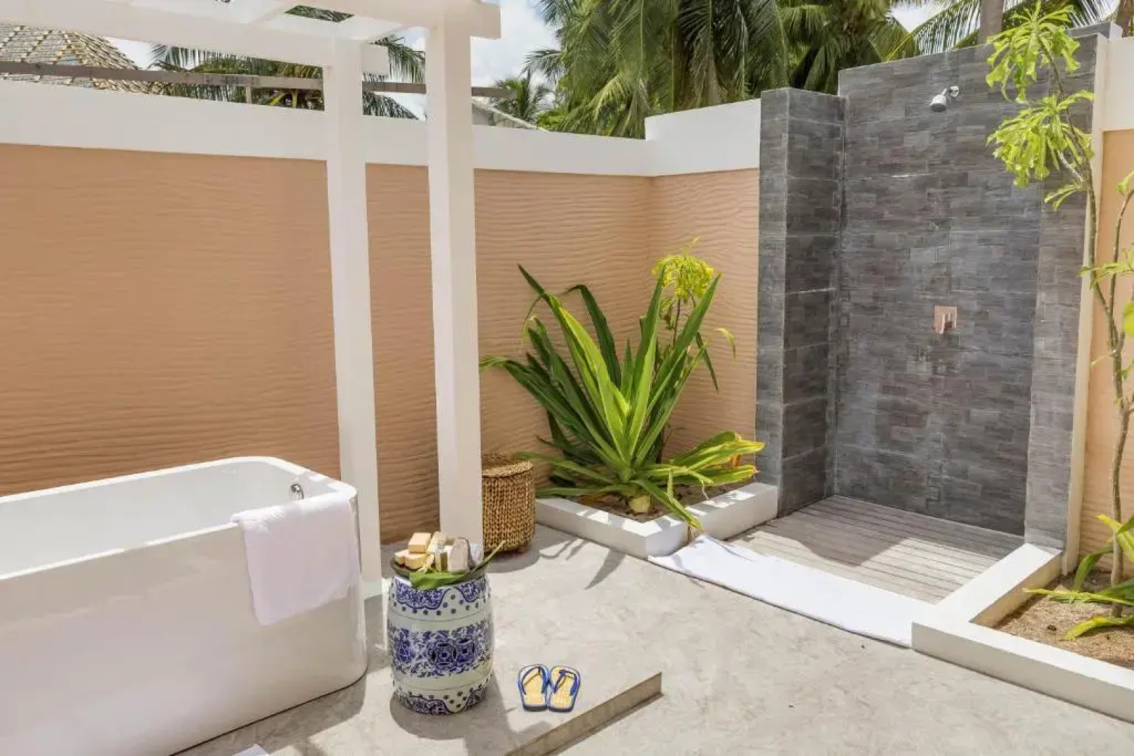 Kudafushi Resort and Spa