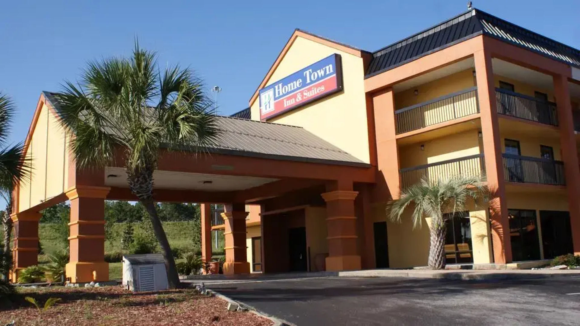 Home Town Inn & Suites Crestview