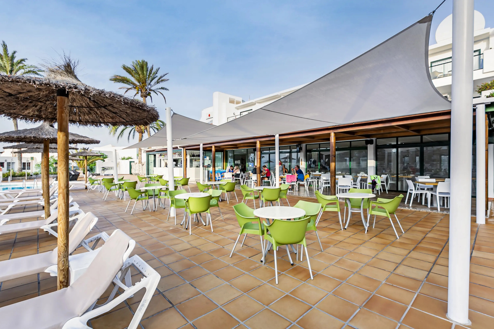 Отель THB Flora Aparthotel
