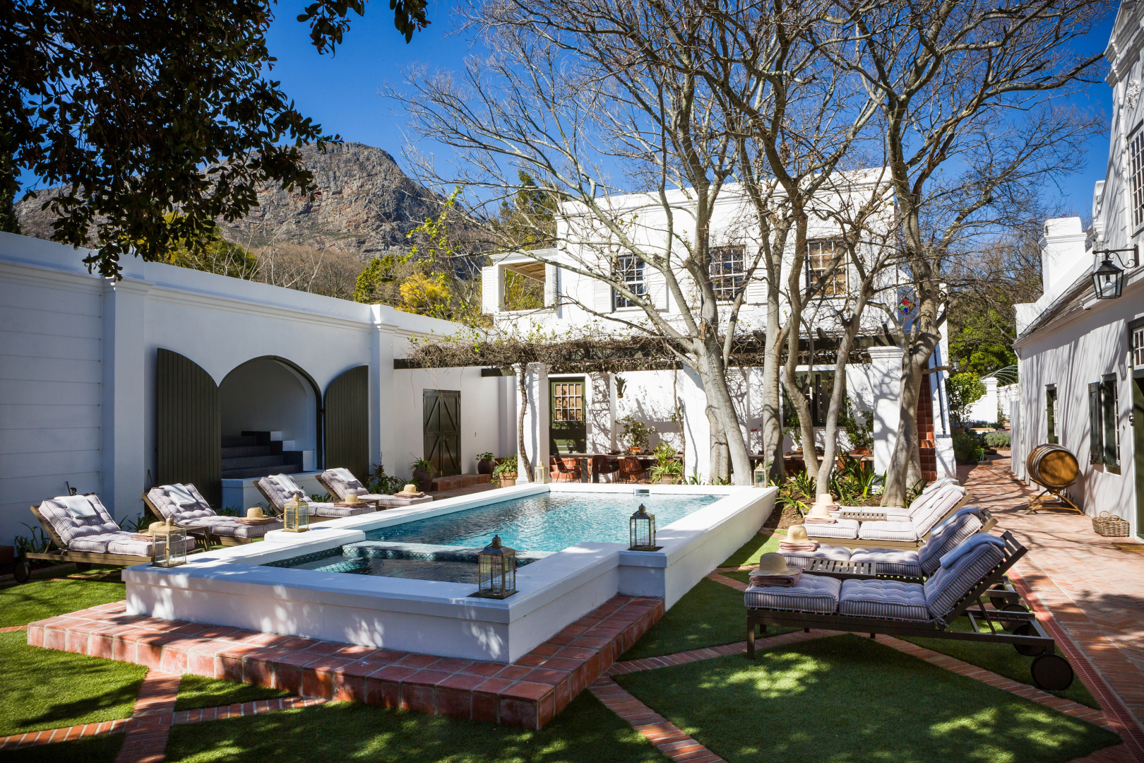 Akademie Street Boutique Hotel