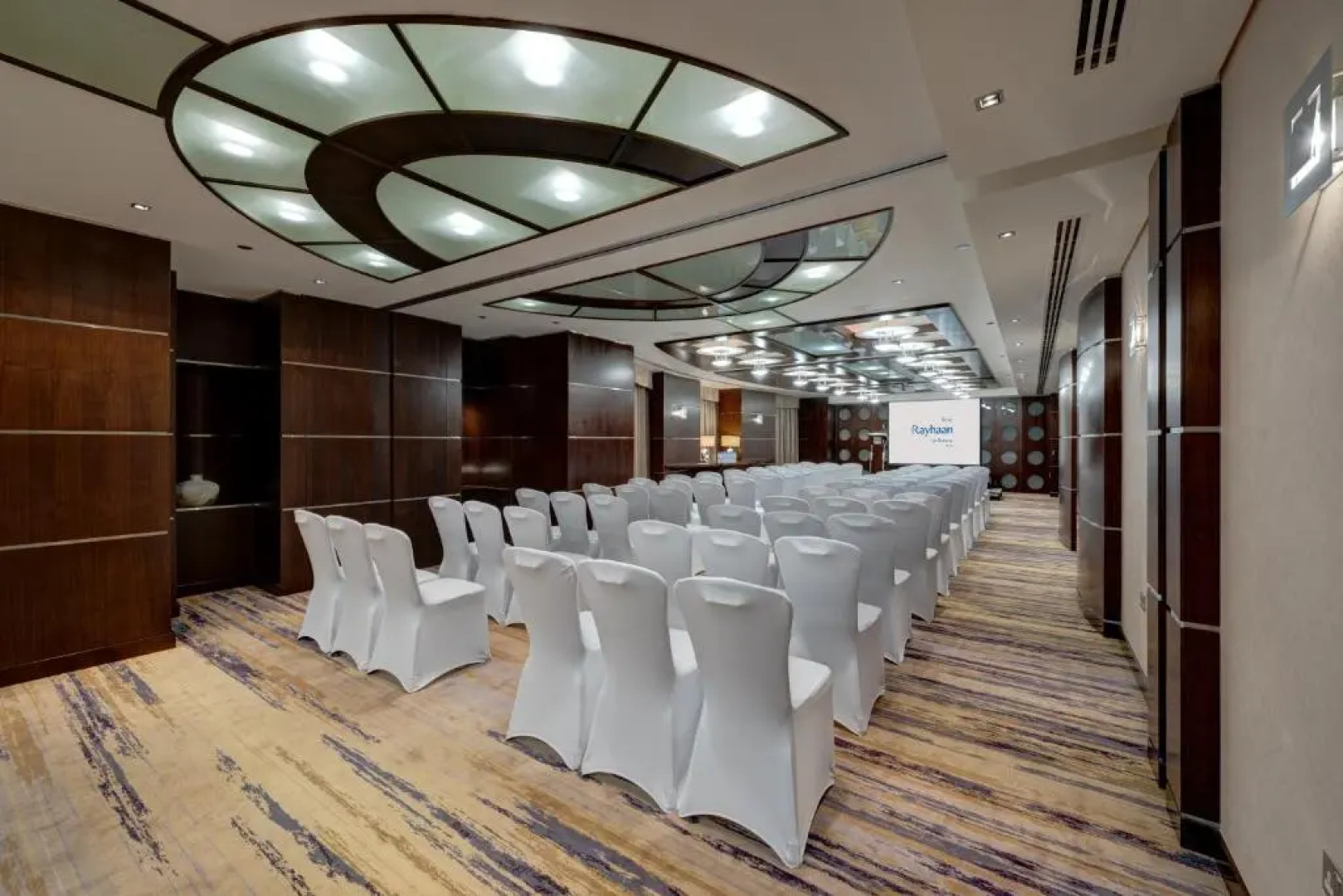 Отель Rose Rayhaan by Rotana