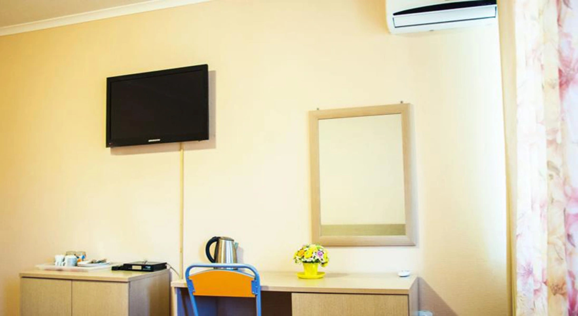 Hotel Spring