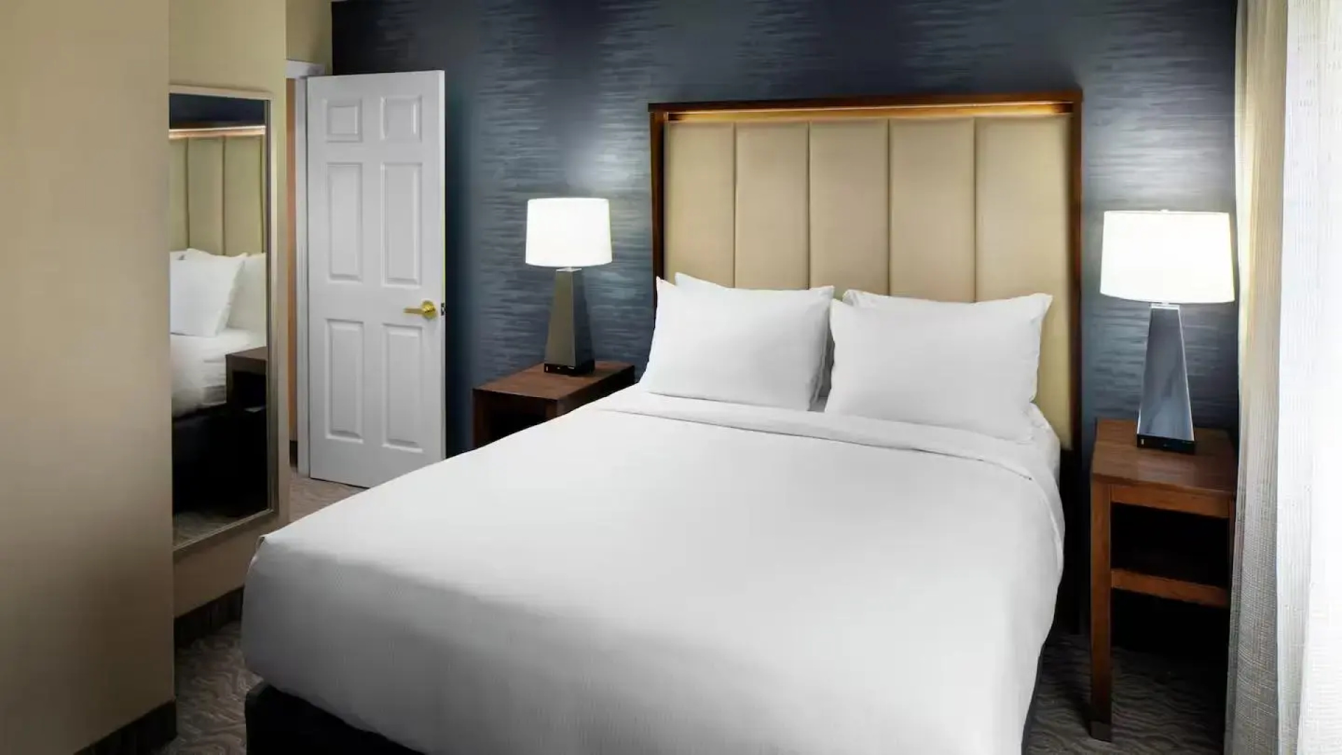 DoubleTree by Hilton Nashua
