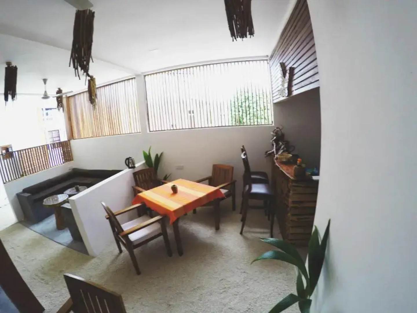 Отель Dhiffushi White Sand Beach