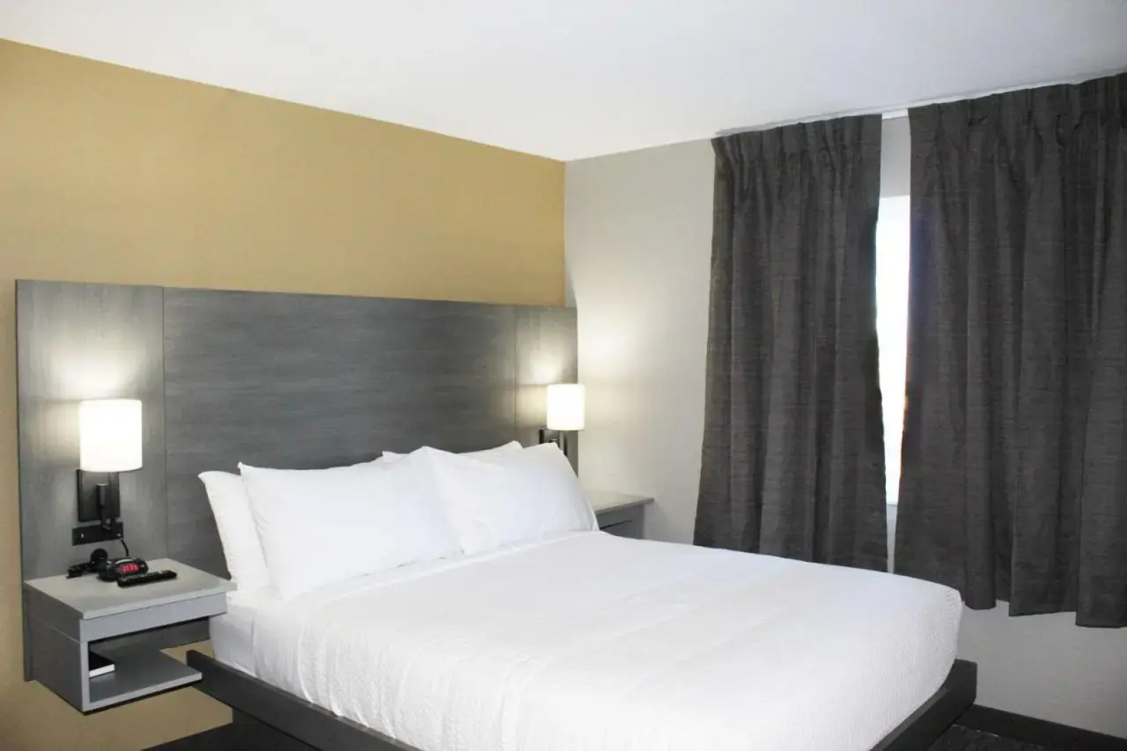 Days Inn by Wyndham Stony Plain