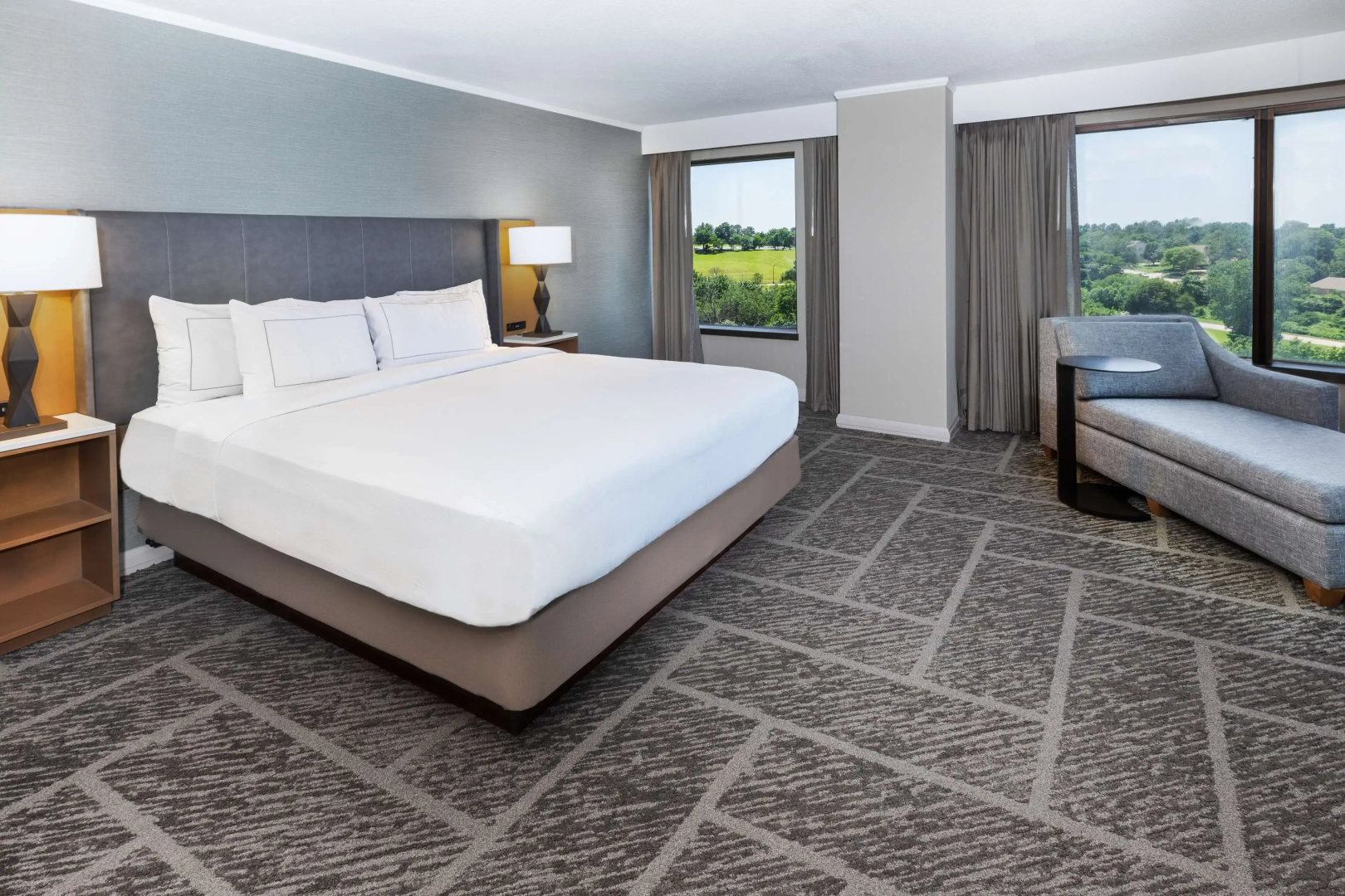 DoubleTree by Hilton Tulsa - Warren Place