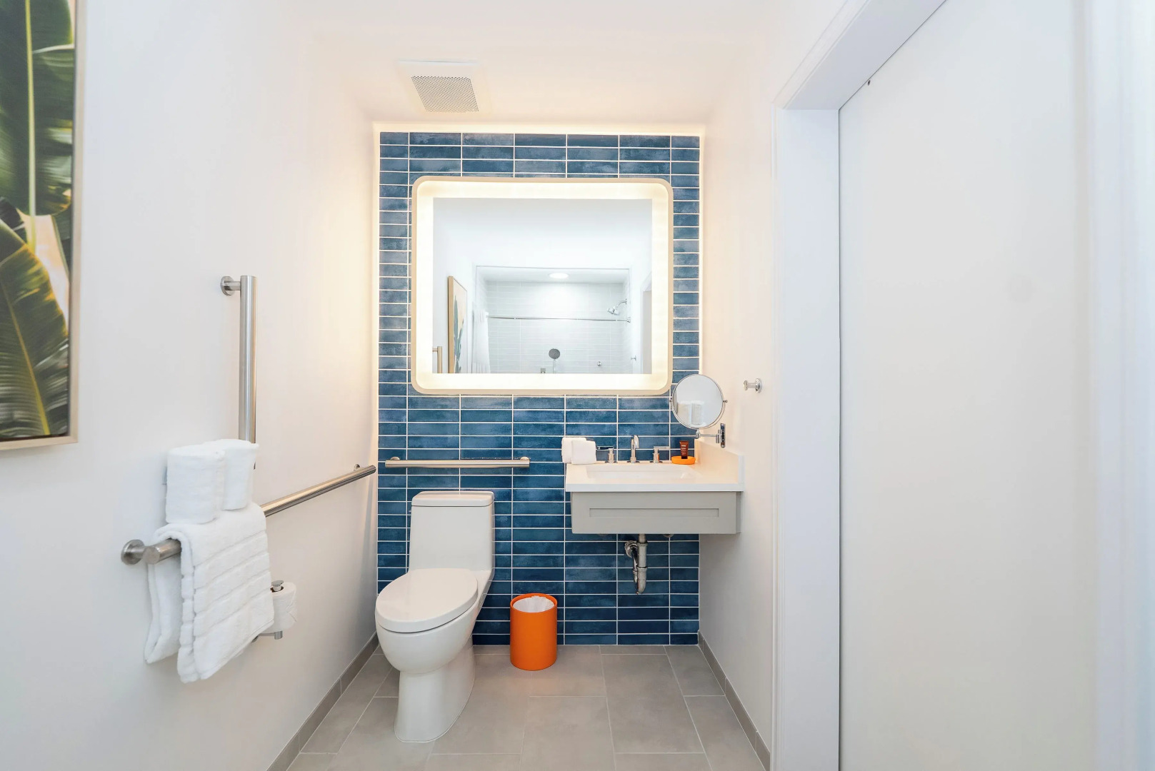 The Sunshine Hotel and Suites