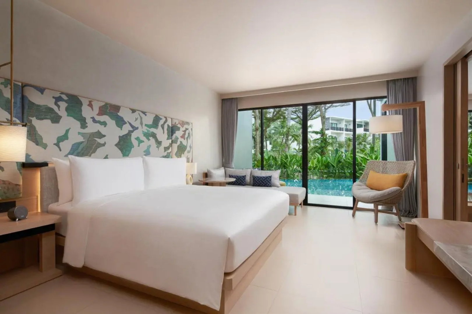 Le Méridien Phuket Mai Khao Beach Resort