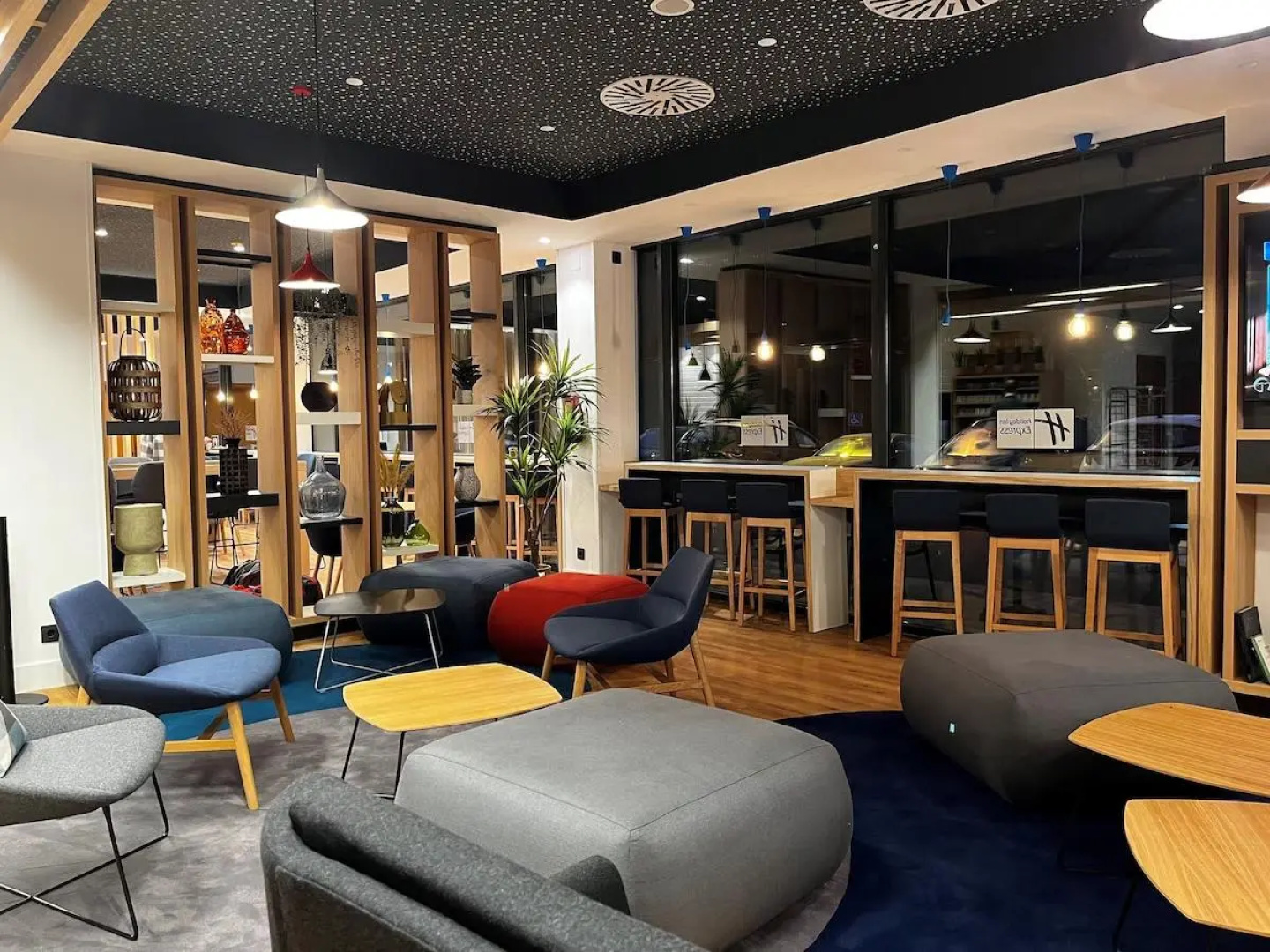 Отель Holiday Inn Express Bilbao, an IHG Hotel