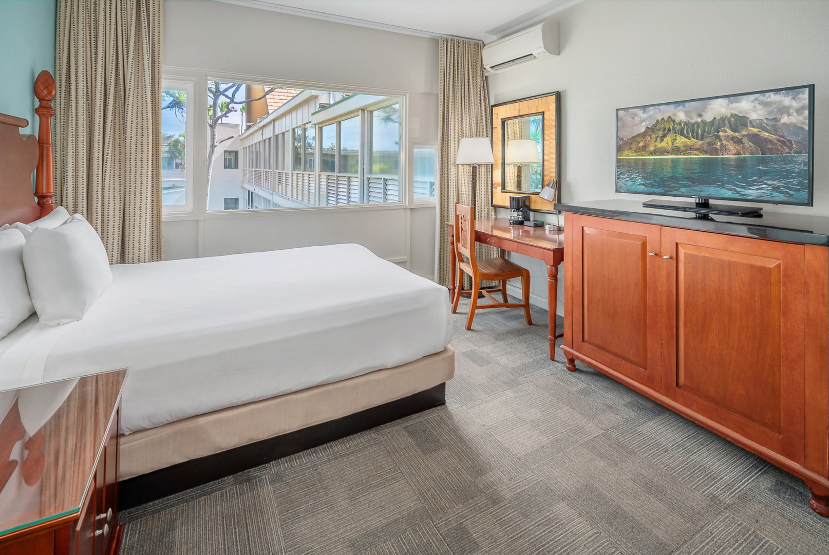 Отель Maui Beach