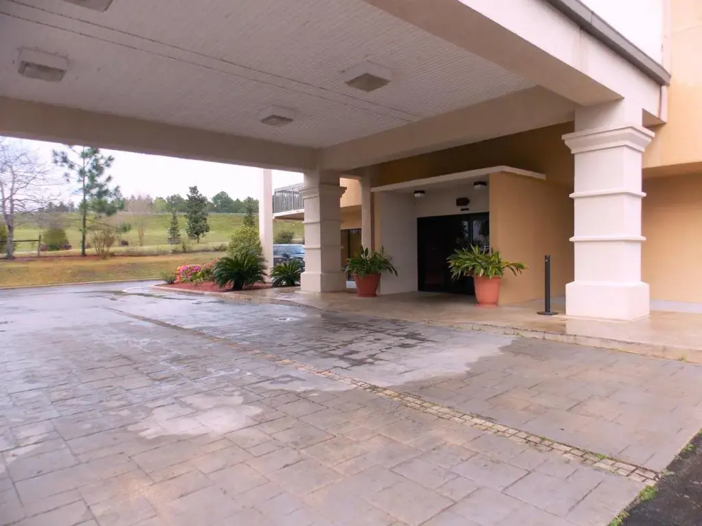Home Town Inn & Suites Crestview