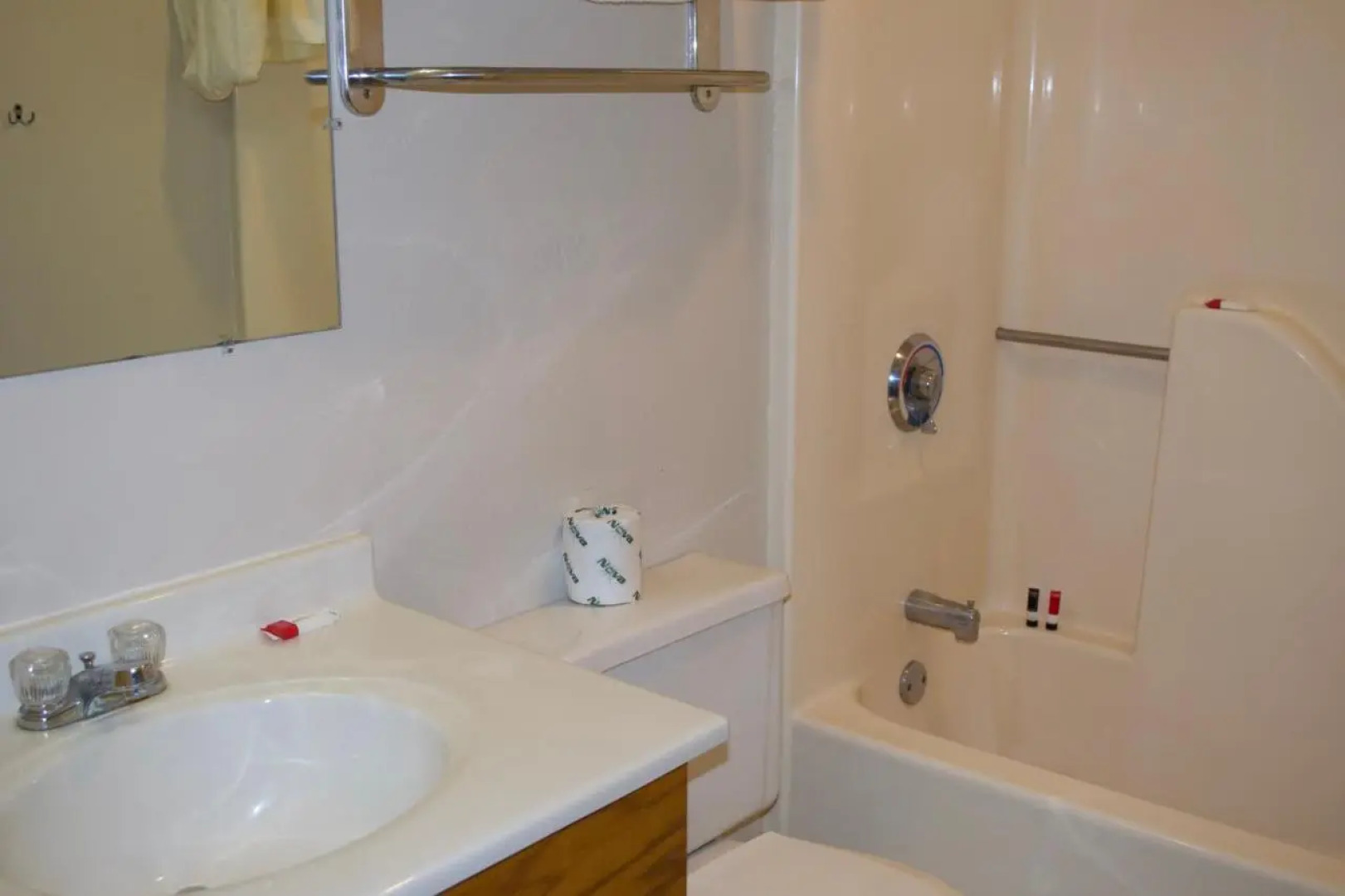 AmeriVu Inn & Suites