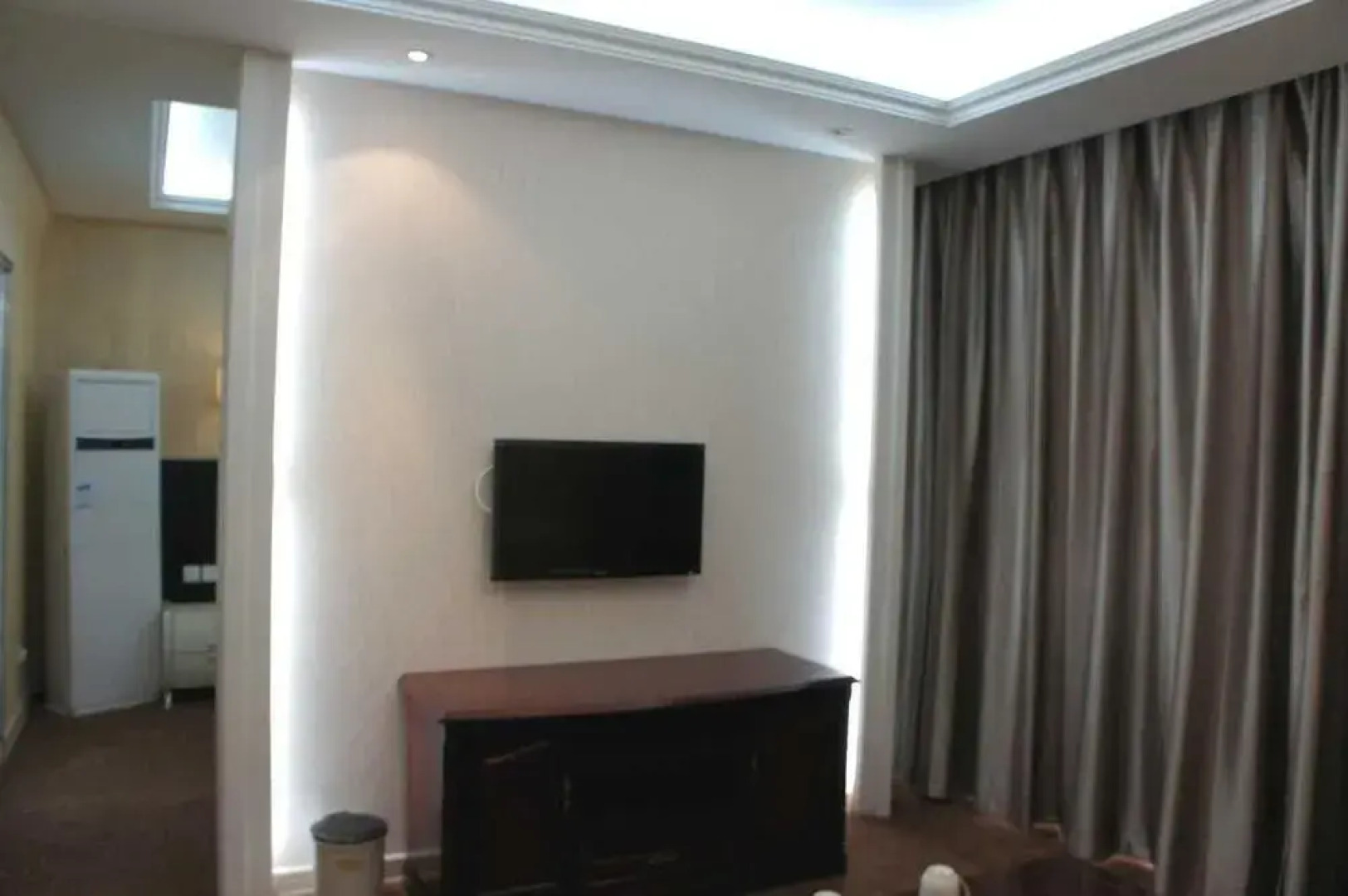 Zhongtian Seaview Hotel (Zhanqiao Railway Station)