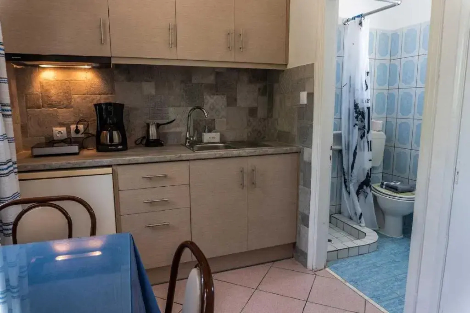 Avra Studios & Apartments